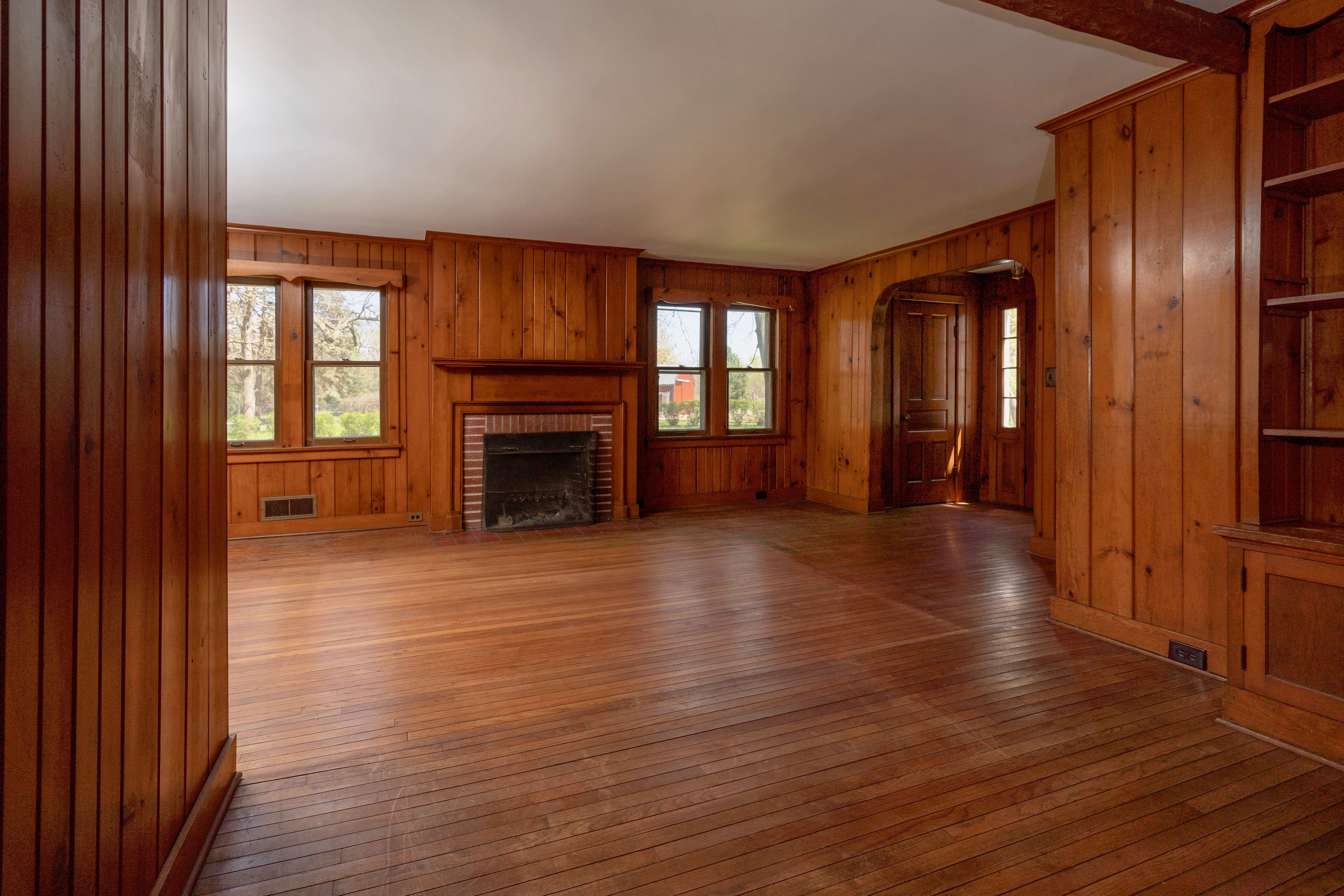 33 Acre Home for Sale Holland, Ohio 8602 Pilliod Road IdealProperties